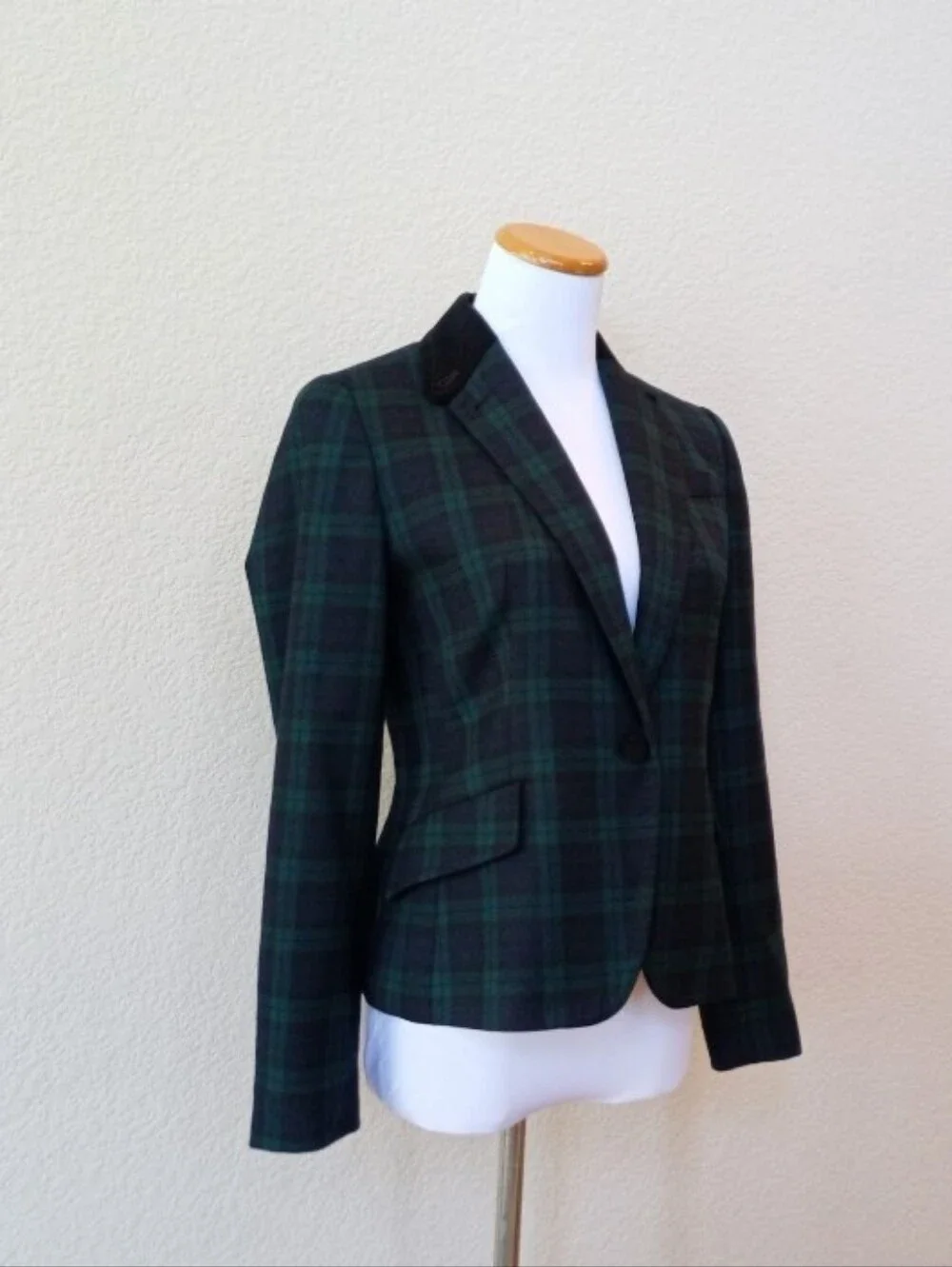 Talbots classic tailored wool blend blazer in a dark green plaid